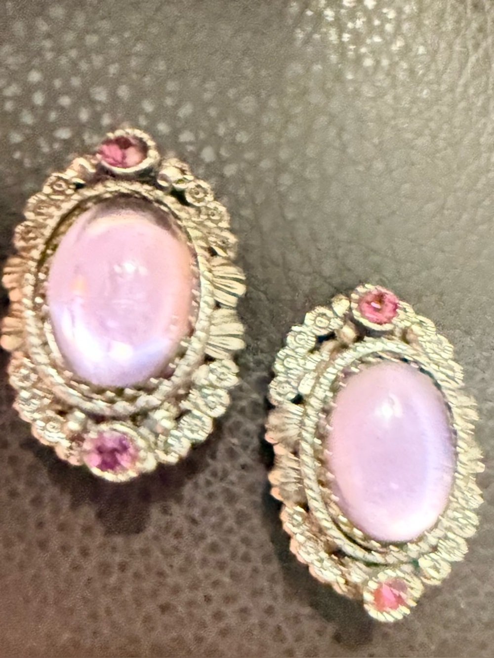 Vintage Oval Purple Cabochon Clip On Earrings - Picture 4 of 4